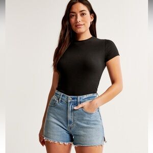 Abercrombie Curve Love Mom Short